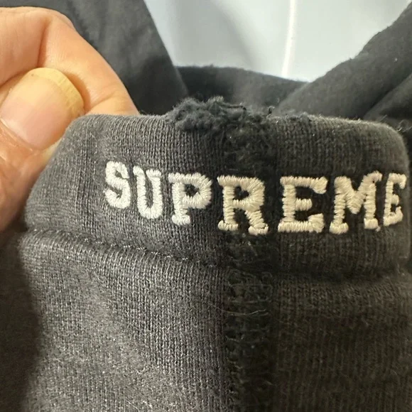 Supreme Black Hoodie - Picture 3 of 7